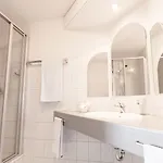Landgasthaus Maien رينفيلدن