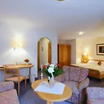 Landgasthaus Maien رينفيلدن